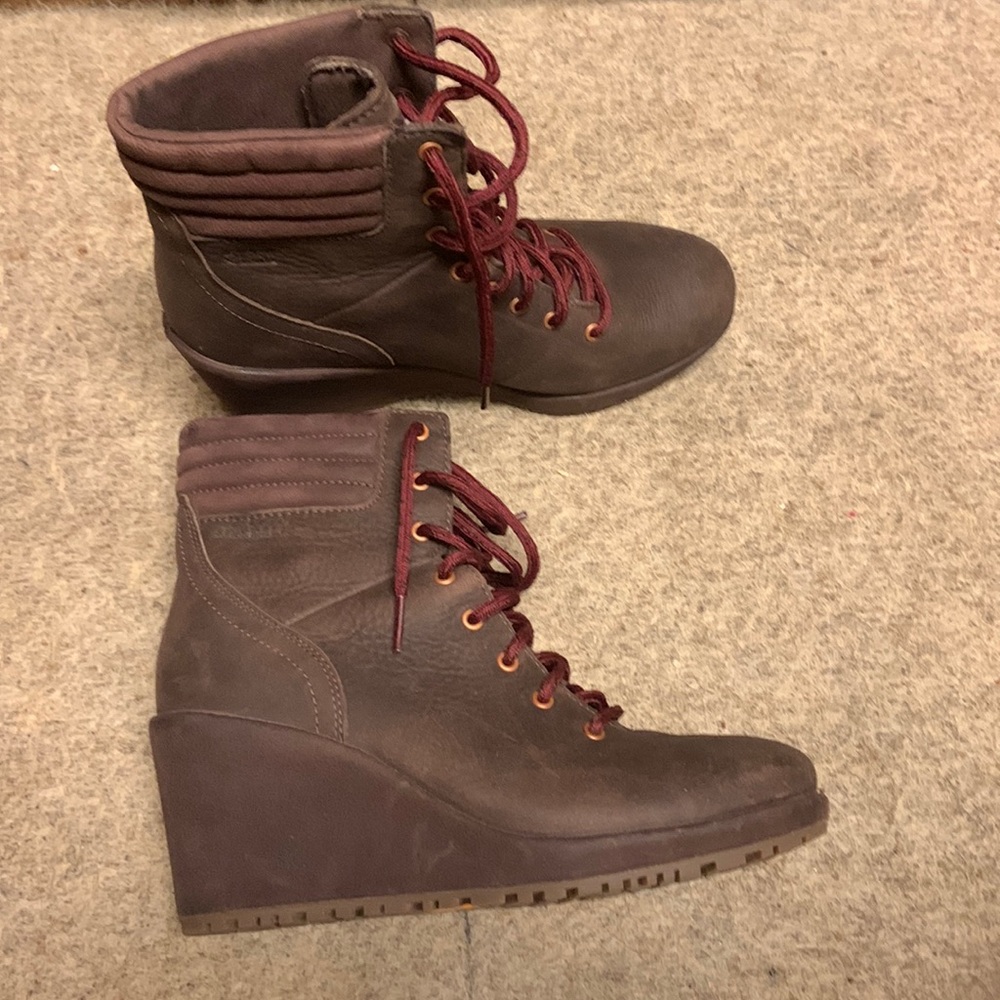 Merrell Tremblant Leather Wedge Boots in Espresso Brown Waterproof 6.5